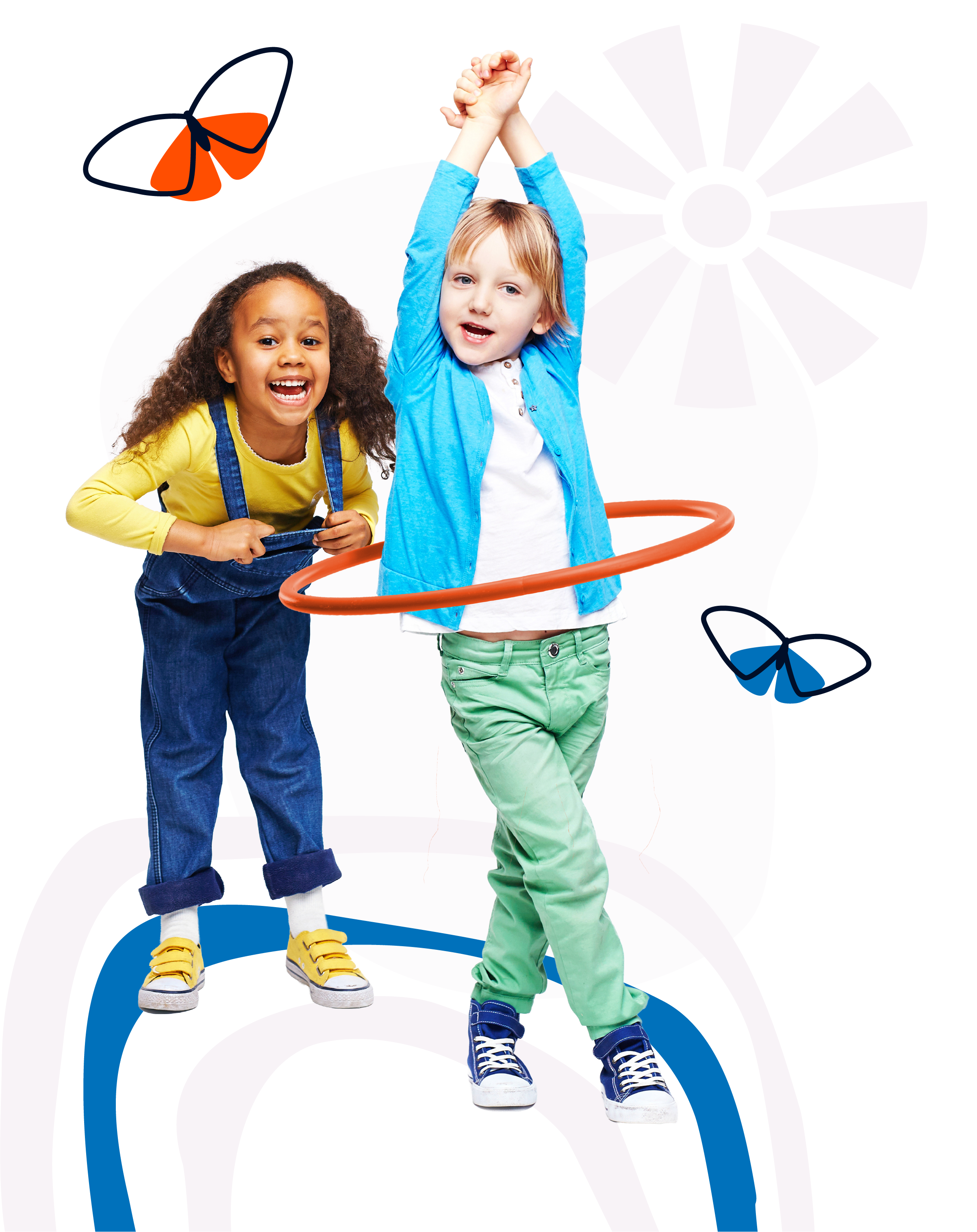 Zwei Kinder spielen fröhlich mit einem Hula-Hoop